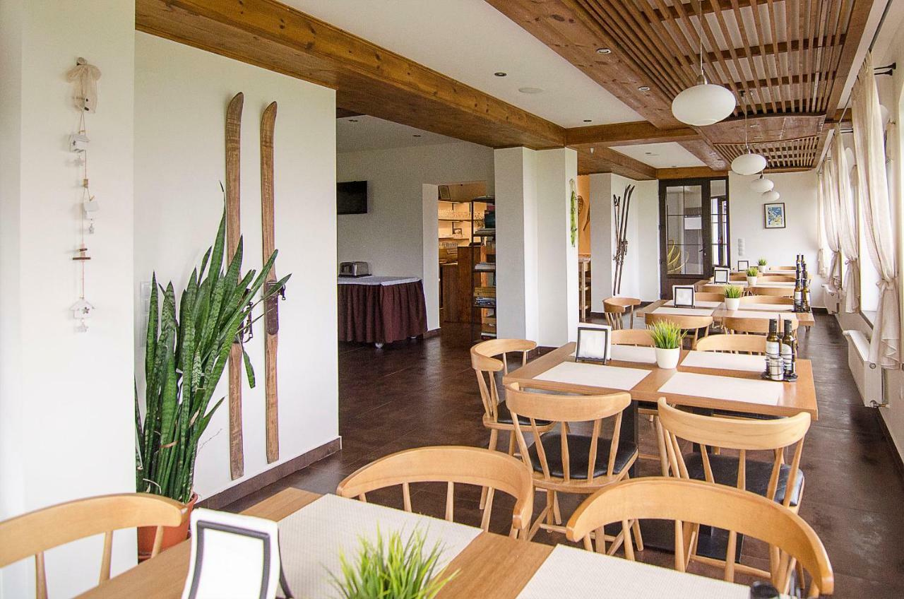Pensiune & Restaurant Victoria Păltiniş Extérieur photo